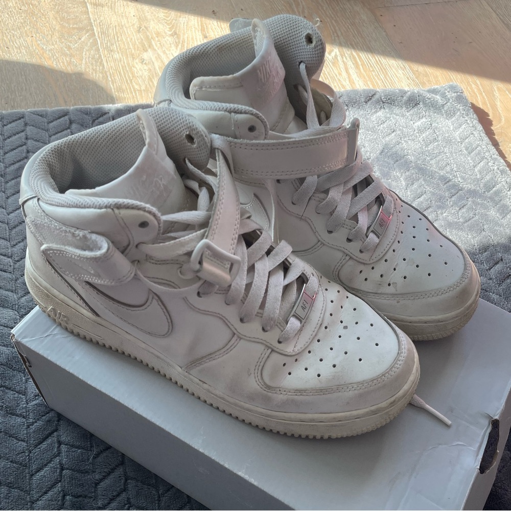 GUV Nike Kids White High-Top Air Force 1 Sneakers with Box Size 6Y
